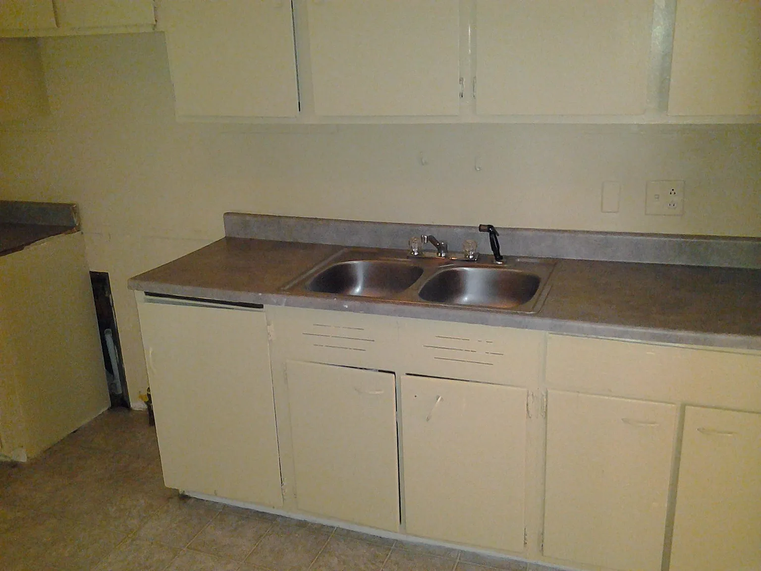 4 bed, 1200 sqft, $1,500 — Photo 2