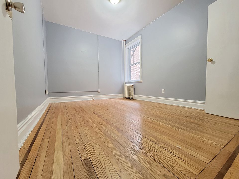 2nd image of 701 29th St #31E