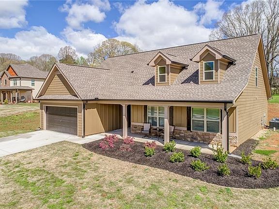 2nd image of 1142 Warbler Dr