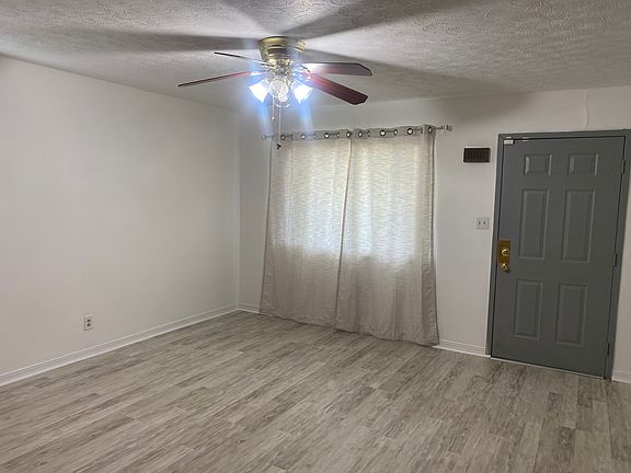 2nd image of 3537 Ireland Dr
