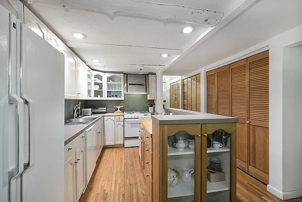 Sold by Christopher Korey | media 13