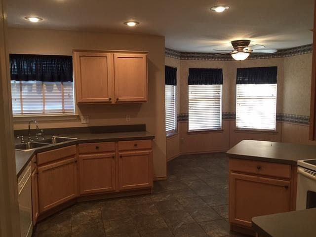 1st image of 1401 Buckingham Ln