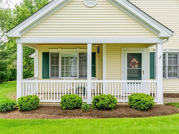 4th image of 20396 Berkshire Cir