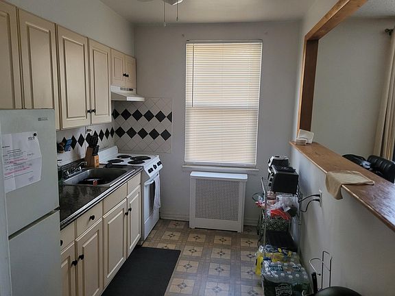 2nd image of 15010 23rd Ave Floor 2