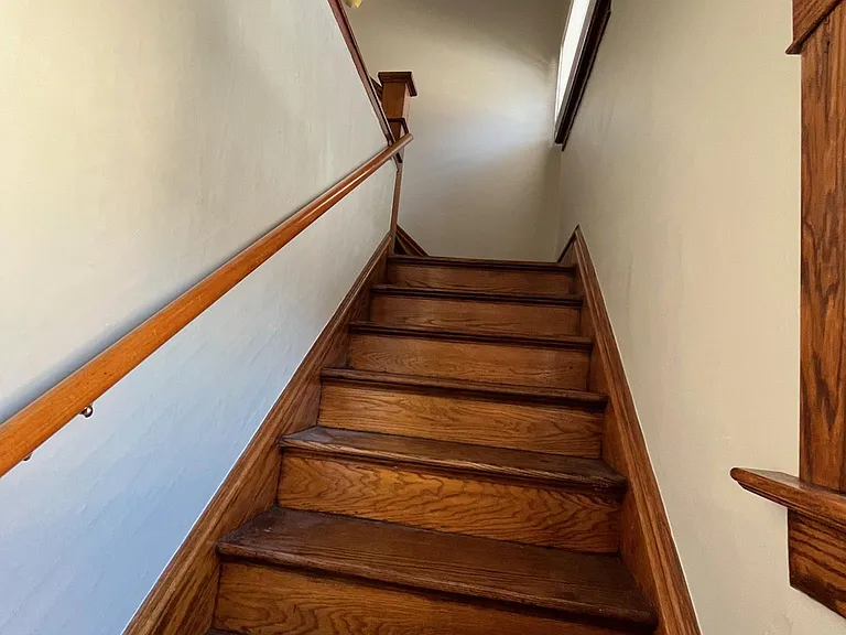 215 Custer Ave #B — Photo 3