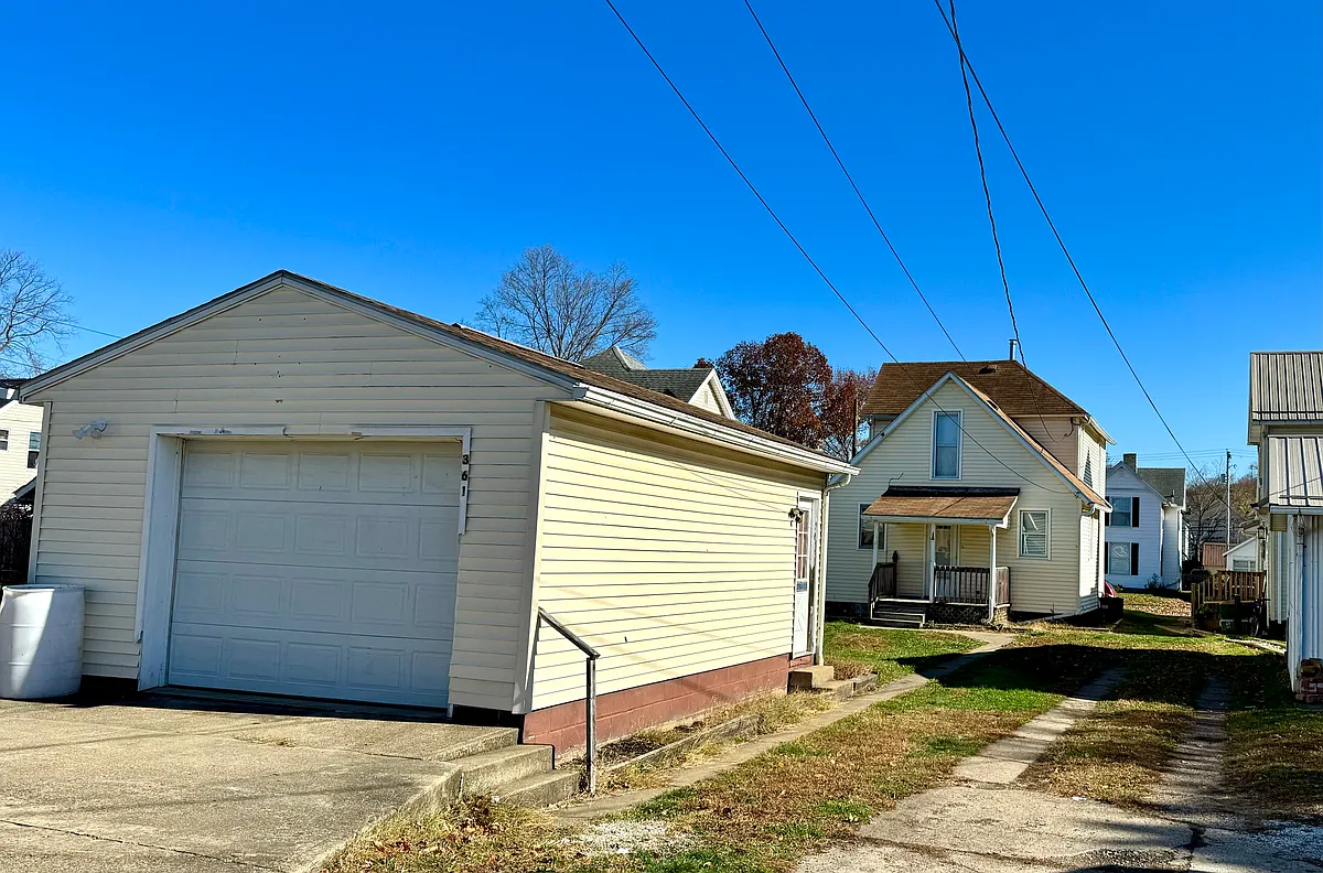Building Photo - 361 S 9th St