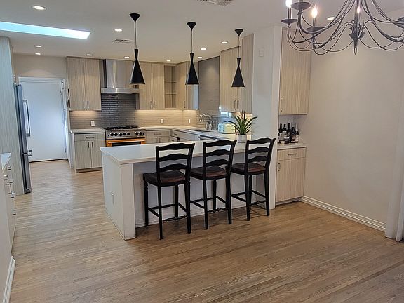 2nd image of 12364 Emelita St