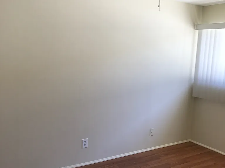 10334 Paramount Blvd — Photo 15