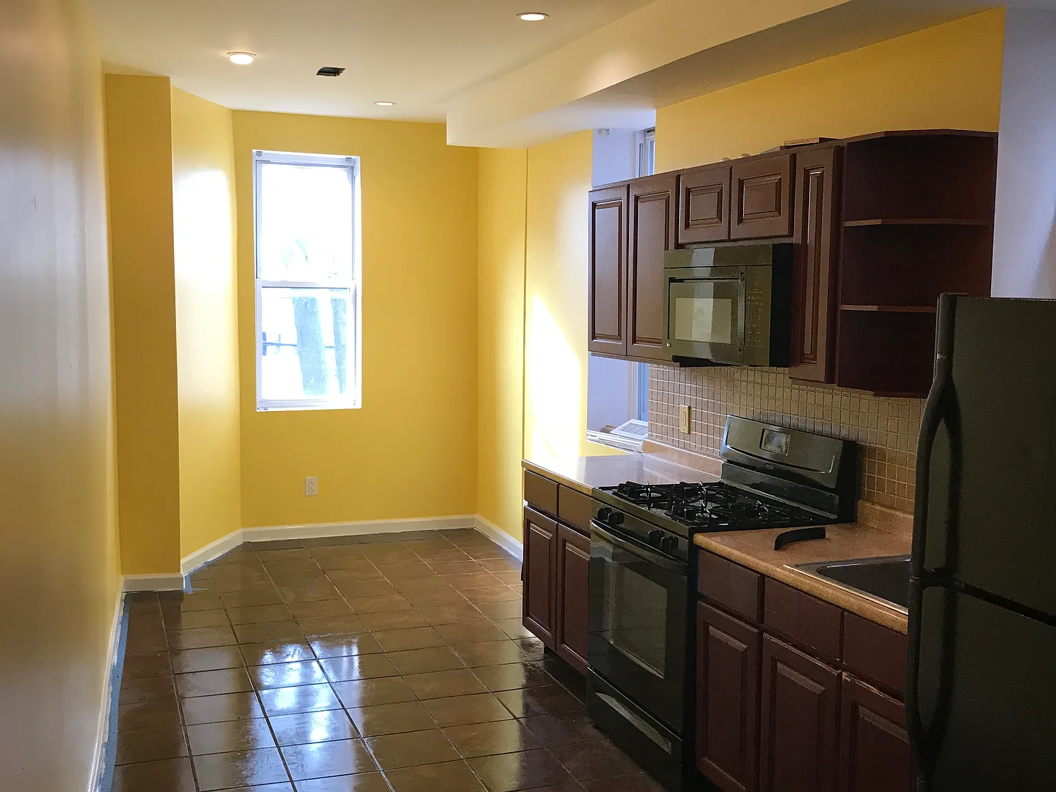 2 bed, 1.5 bath, 1400 sqft, $1,850 — Photo 4