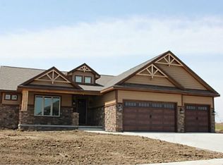2734 NW 166th Ct, Clive, IA 50325
