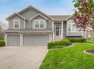 9905 N Tullis Dr, Kansas City, MO 64157