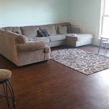 5th image of 833 Meadowlark Dr