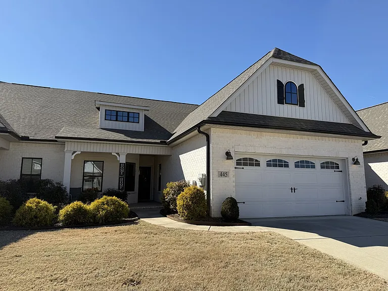 445 Legend Oak Way SW — Photo 2