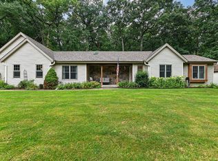 W294N3107 Bittersweet Ln, Pewaukee, WI 53072