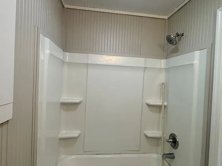 307 Crawford Ln — Photo 2