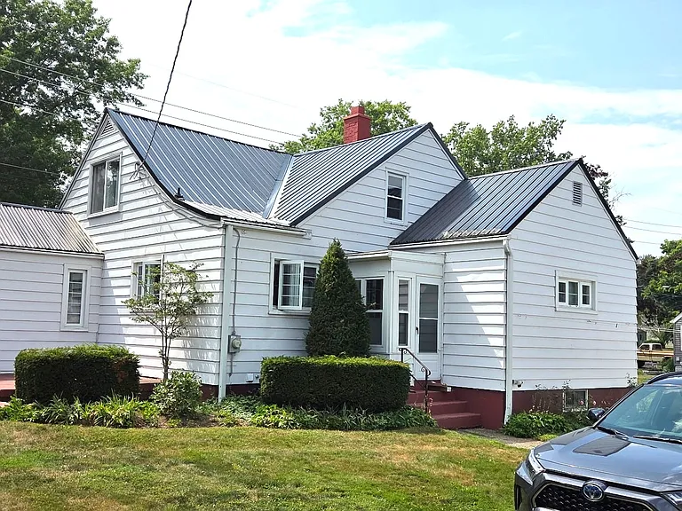 935 Marshall Dr — Photo 4