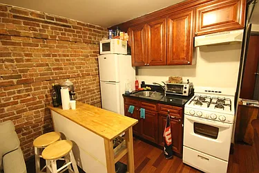 Rented by Dynamik Realty