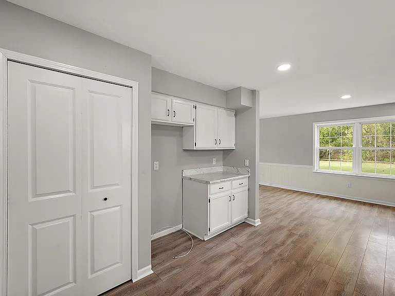 1442 Riley Center Rd — Photo 9
