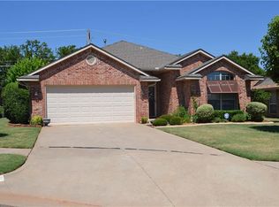 16405 Village Green Dr, Edmond, OK 73013