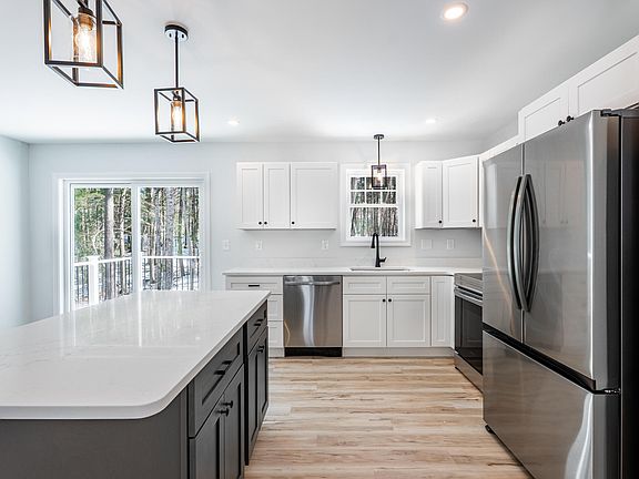 5th image of 921 Sebago Road