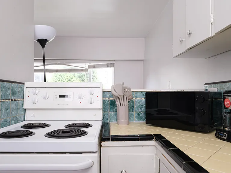1540 Haro St — Photo 16