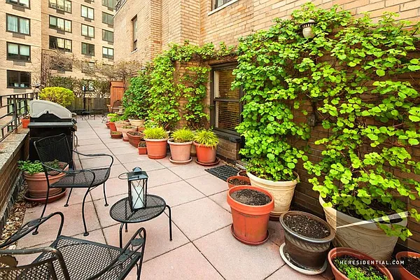 Sold by Highline Residential | media 6
