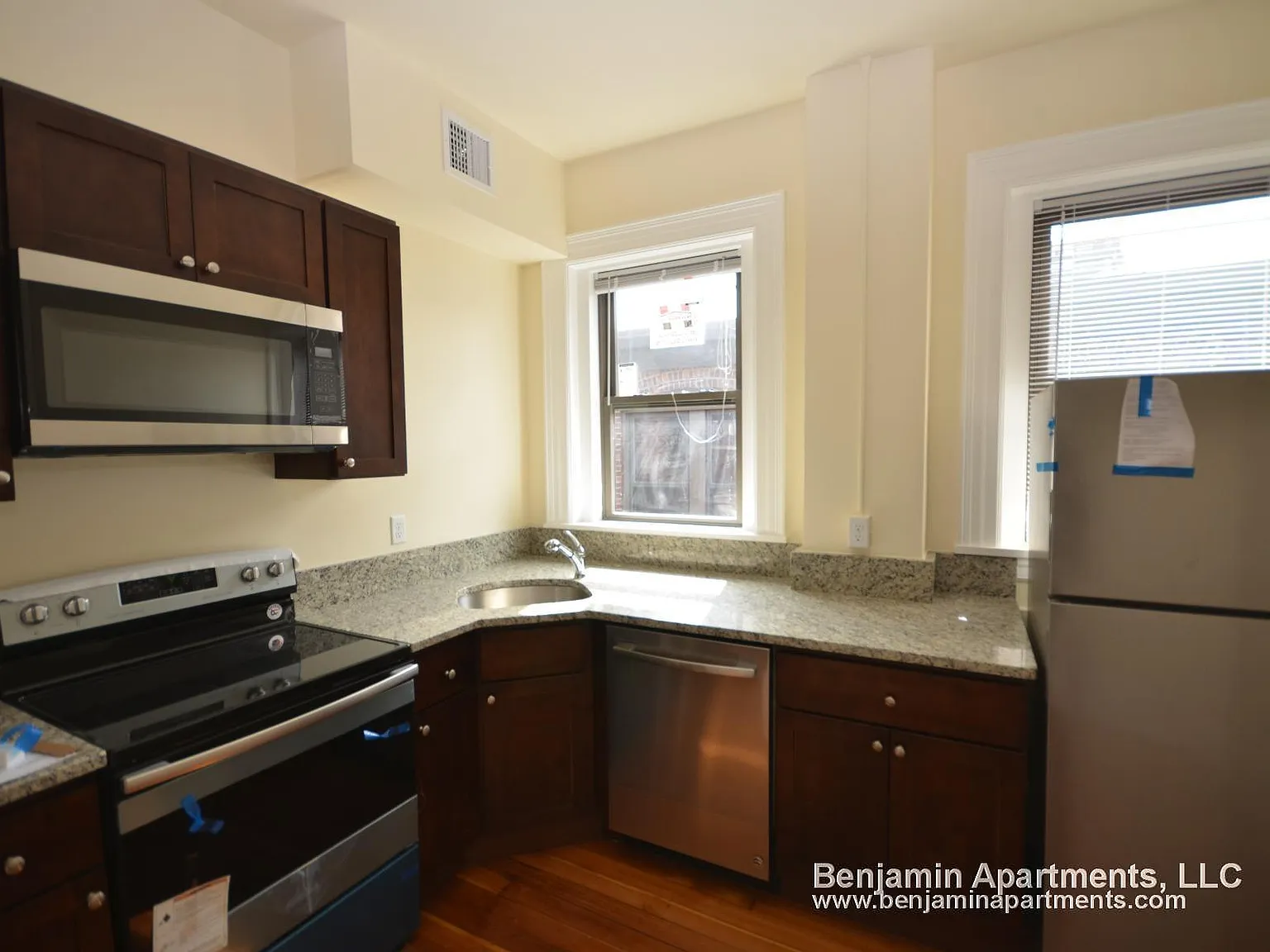 2 bed, $3,200 — Photo 2