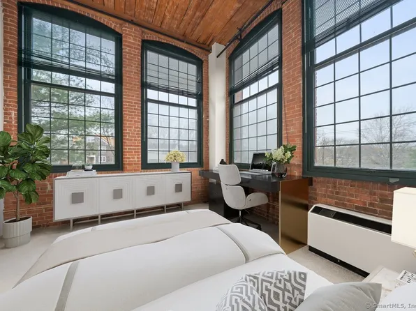 25 Grand Street APT 127, Norwalk, CT 06851