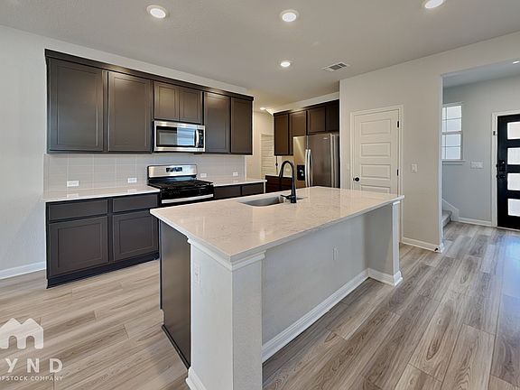 4th image of 8003 Andravida Dr