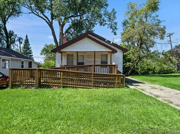 771 Young St, Pontiac, MI 48340