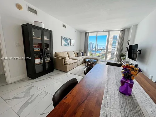 335 Biscayne Blvd Photo 1