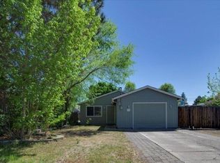 524 NW 9th St, Redmond, OR 97756