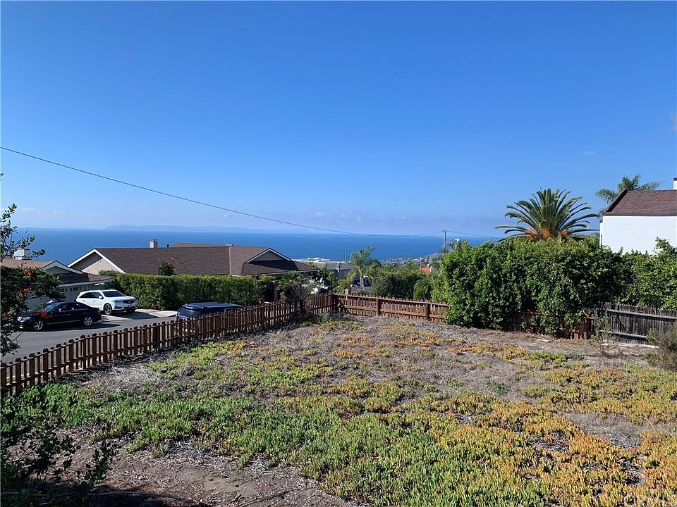 2nd image of 2800 Chateau Way