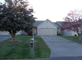 570 Woodgate Dr, Crossville, TN 38571