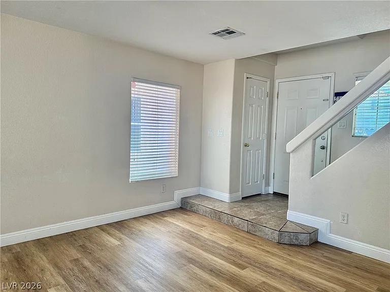 7512 Jacaranda Leaf St — Photo 11