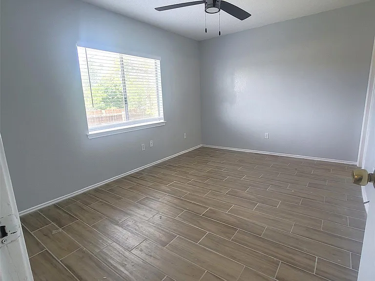 1306 York Castle Dr #B — Photo 11