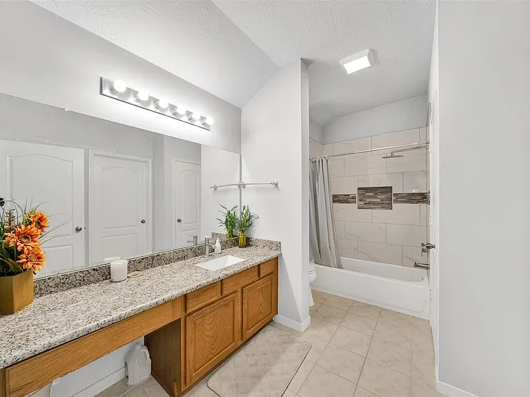 5522 Brookhollow Oaks Trl — Photo 28