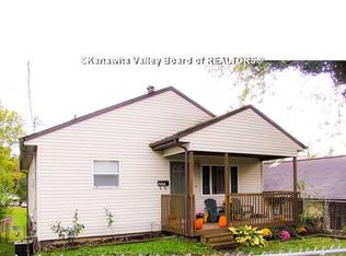 2927 Hollywood Pl, Huntington, WV 25705