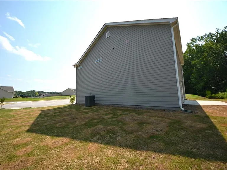 547 Hellen Valley Dr — Photo 7