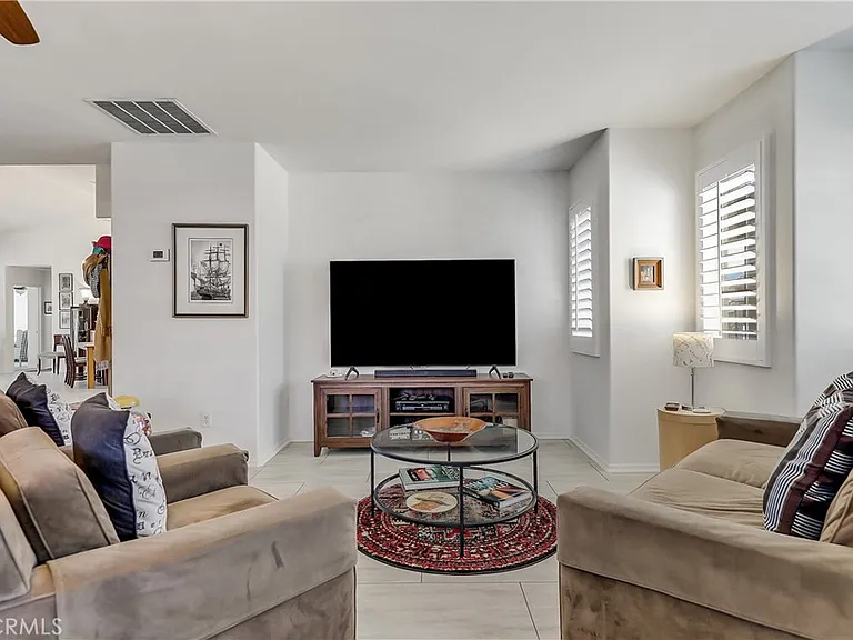 43760 Milan Ct — Photo 16