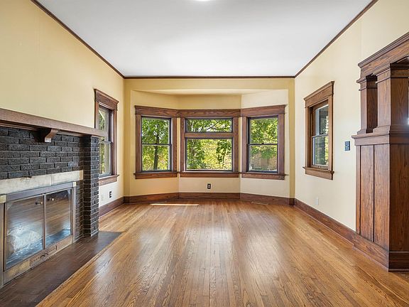 5th image of 279 Littleton St