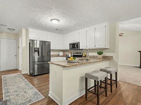 4th image of 117 Kimbell Farm Dr