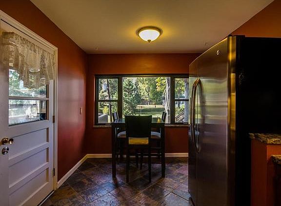 3rd image of 1555 Glenmeade Dr