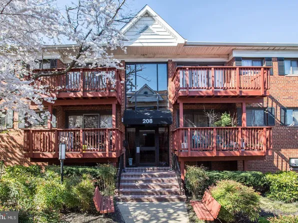 208 Skyhill Rd APT 3, Alexandria, VA 22314