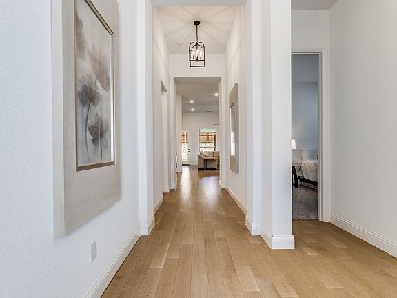 3rd image of 8221 Legacy Oak Dr