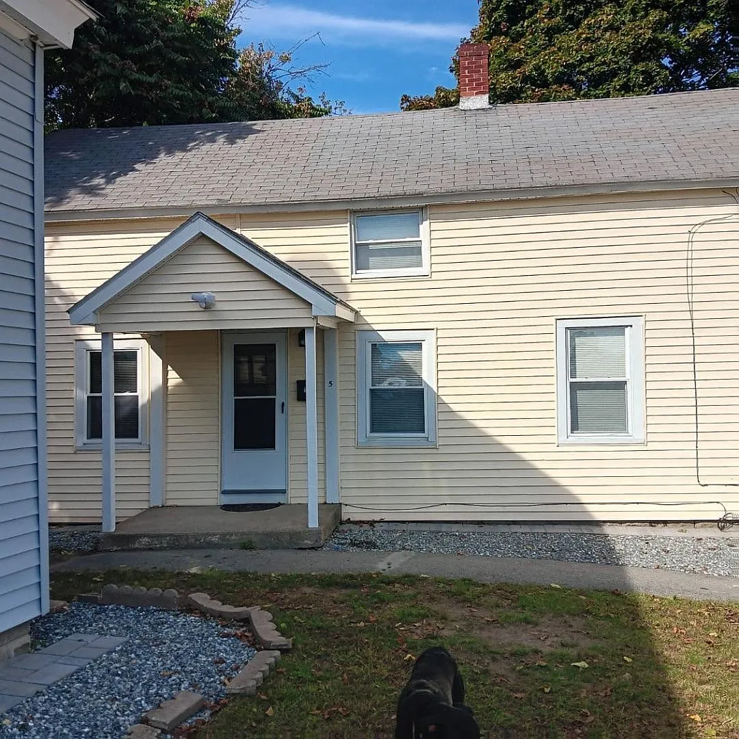 Primary Photo - 5 Railroad Ct #5