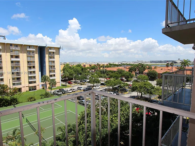 4550 NW 9th St #611E — Photo 10