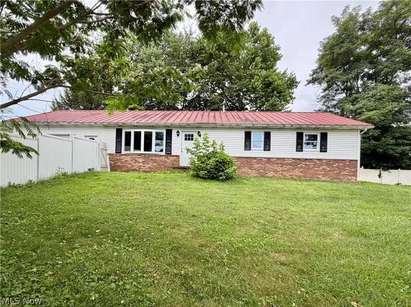 220 Mill St, Waterford, OH 45786