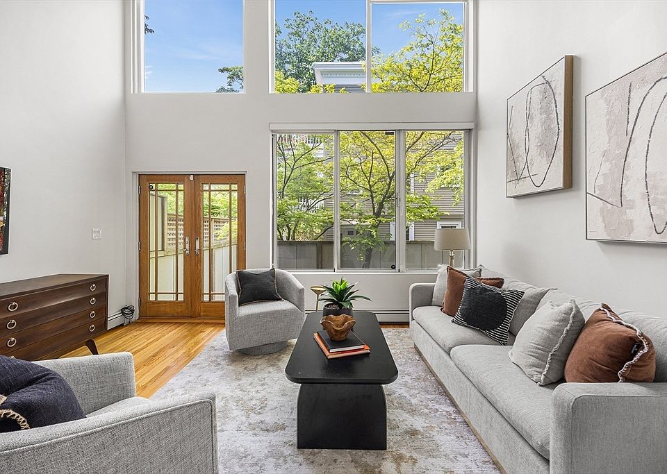 1st image of 16 Ellery Sq