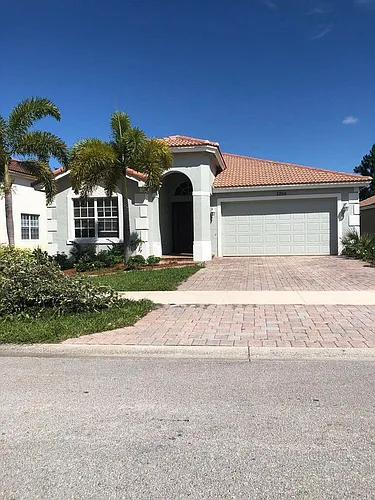 2264 SW Newport Isles Blvd Photo 1